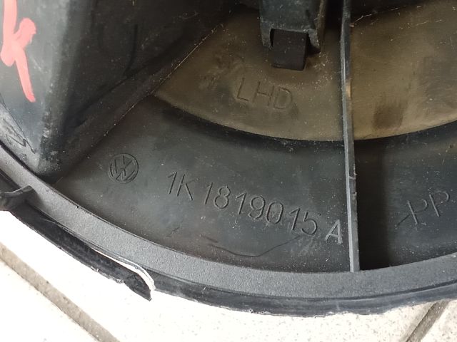 bontott VW GOLF V Fűtőmotor (Nem klímás)