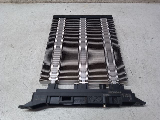 bontott VW GOLF V Fűtőradiátor (Elektromos)