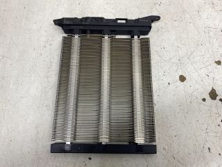 bontott VW GOLF V Fűtőradiátor (Elektromos)
