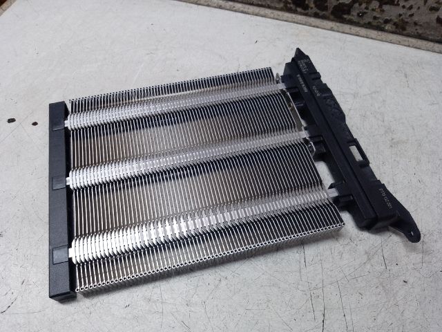 bontott VW GOLF V Fűtőradiátor (Elektromos)