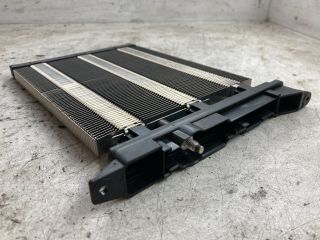 bontott VW GOLF V Fűtőradiátor (Elektromos)