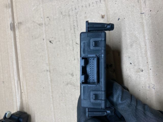 bontott VW GOLF V Gateway Elektronika