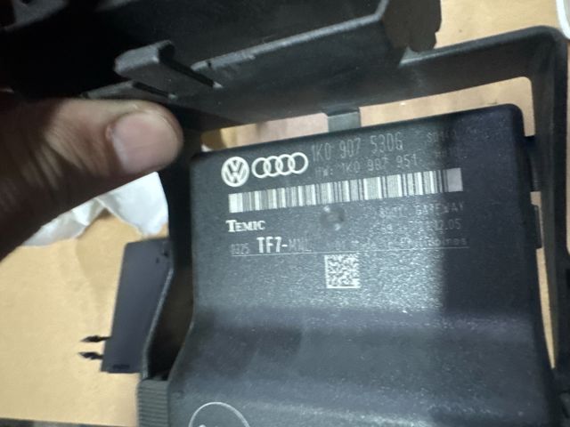 bontott VW GOLF V Gateway Elektronika