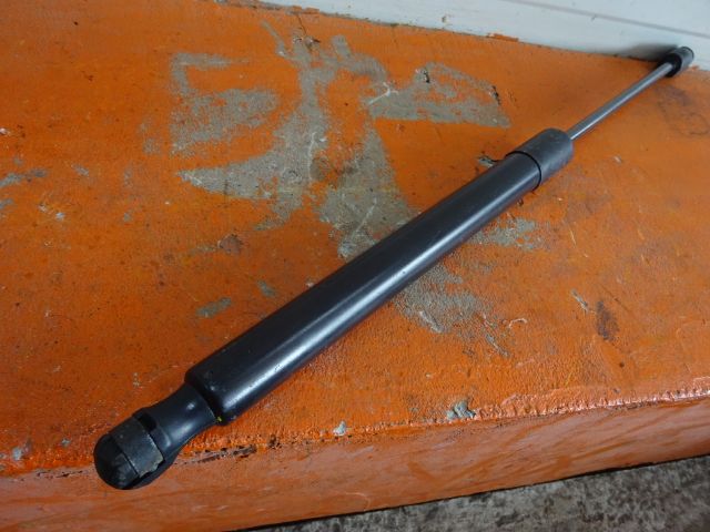 bontott VW GOLF V Gázrugós Kitámasztó Teleszkóp Csomagtérajtó (Pozíciófüggetlen)