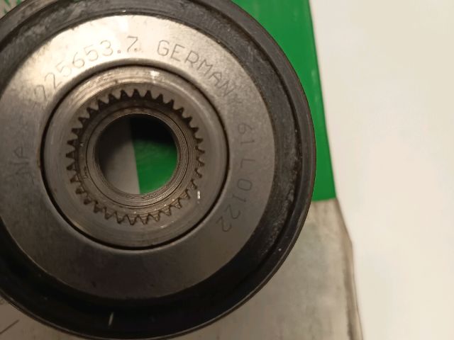 bontott VW GOLF V Generátor Szíjtárcsa