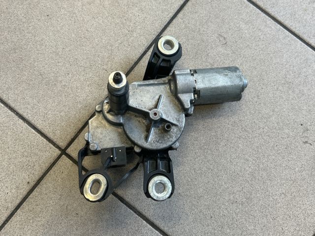 bontott VW GOLF V Hátsó Ablaktörlő Motor