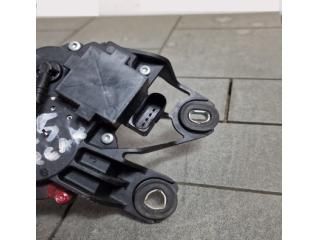 bontott VW GOLF V Hátsó Ablaktörlő Motor