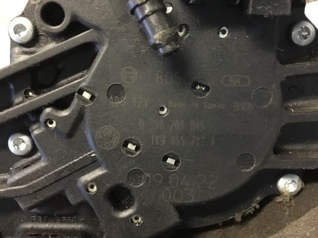 bontott VW GOLF V Hátsó Ablaktörlő Motor