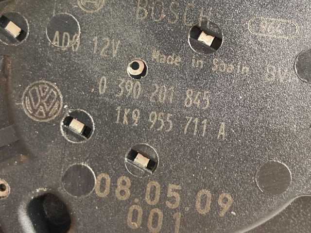 bontott VW GOLF V Hátsó Ablaktörlő Motor