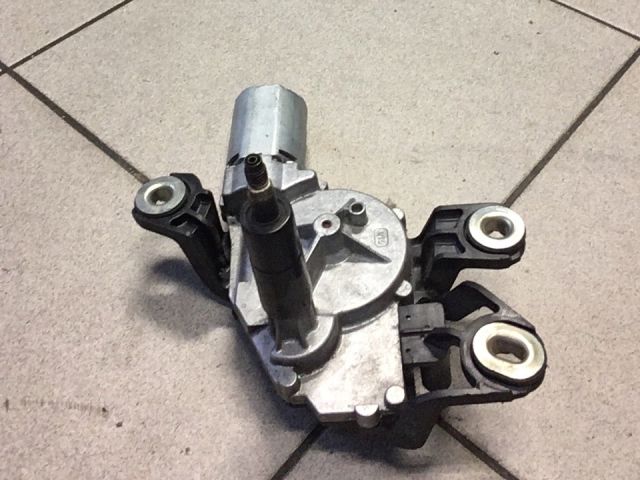 bontott VW GOLF V Hátsó Ablaktörlő Motor