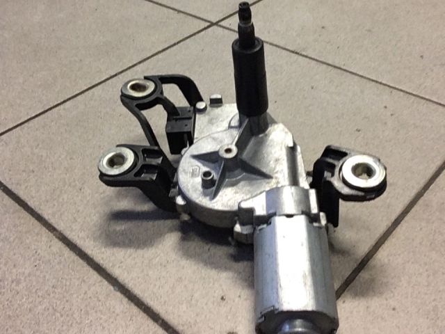 bontott VW GOLF V Hátsó Ablaktörlő Motor