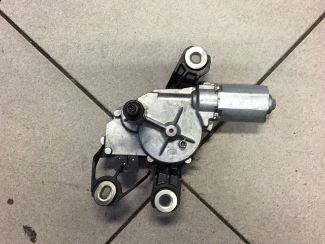 bontott VW GOLF V Hátsó Ablaktörlő Motor