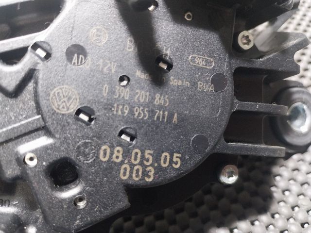 bontott VW GOLF V Hátsó Ablaktörlő Motor