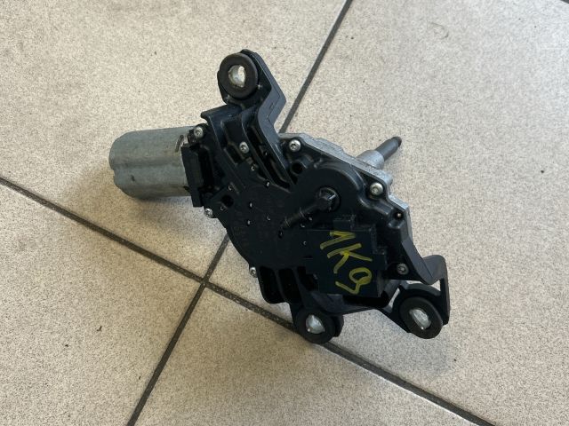 bontott VW GOLF V Hátsó Ablaktörlő Motor