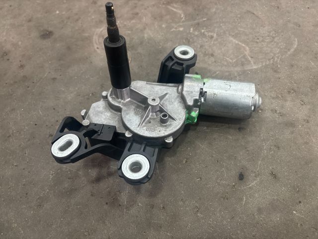 bontott VW GOLF V Hátsó Ablaktörlő Motor