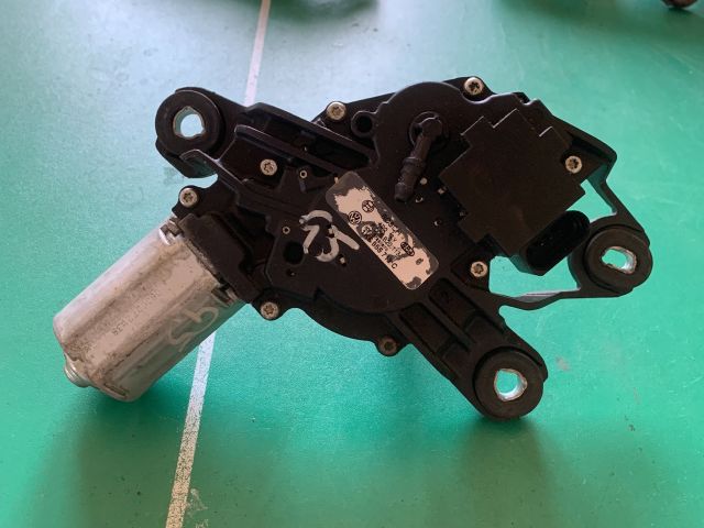 bontott VW GOLF V Hátsó Ablaktörlő Motor