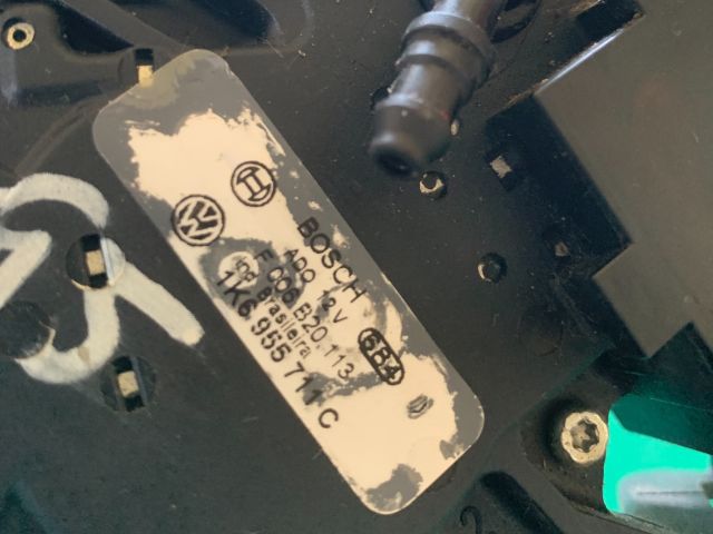 bontott VW GOLF V Hátsó Ablaktörlő Motor