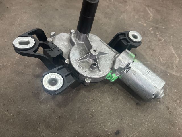 bontott VW GOLF V Hátsó Ablaktörlő Motor