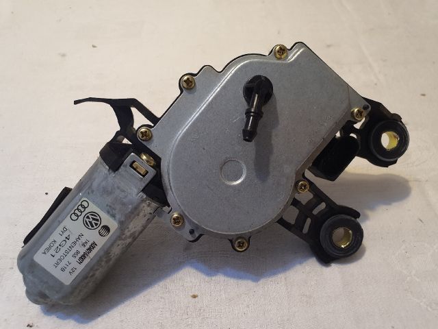 bontott VW GOLF V Hátsó Ablaktörlő Motor