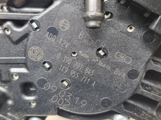 bontott VW GOLF V Hátsó Ablaktörlő Motor