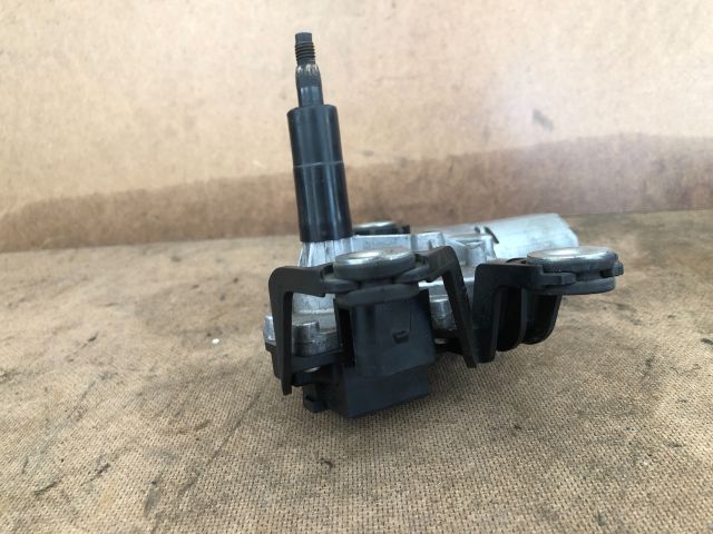 bontott VW GOLF V Hátsó Ablaktörlő Motor