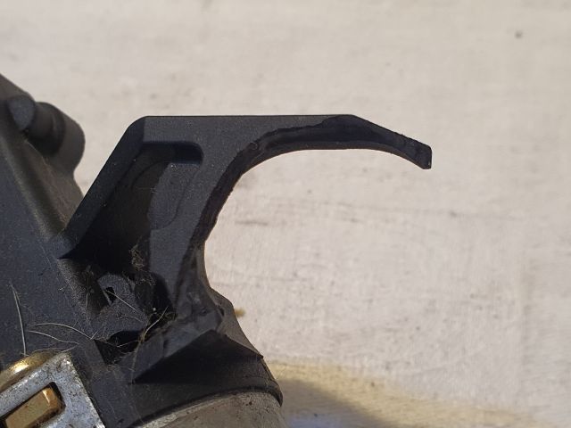 bontott VW GOLF V Hátsó Ablaktörlő Motor