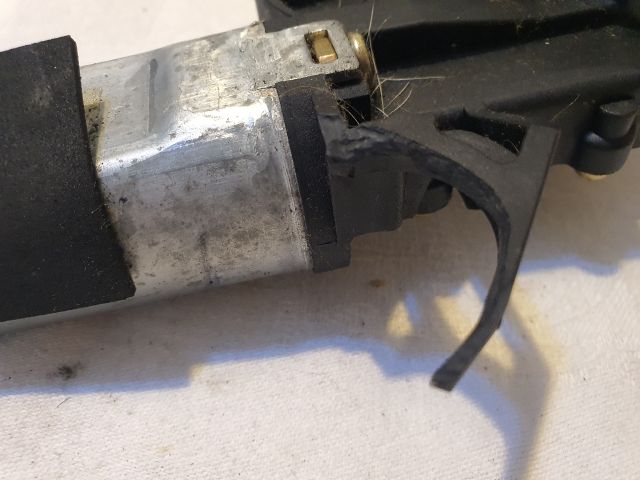 bontott VW GOLF V Hátsó Ablaktörlő Motor