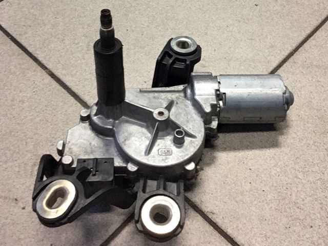 bontott VW GOLF V Hátsó Ablaktörlő Motor