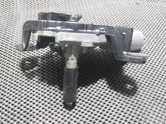 bontott VW GOLF V Hátsó Ablaktörlő Motor