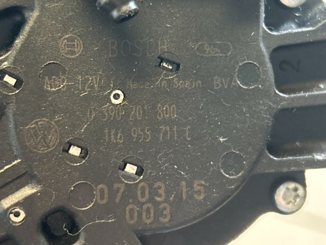 bontott VW GOLF V Hátsó Ablaktörlő Motor