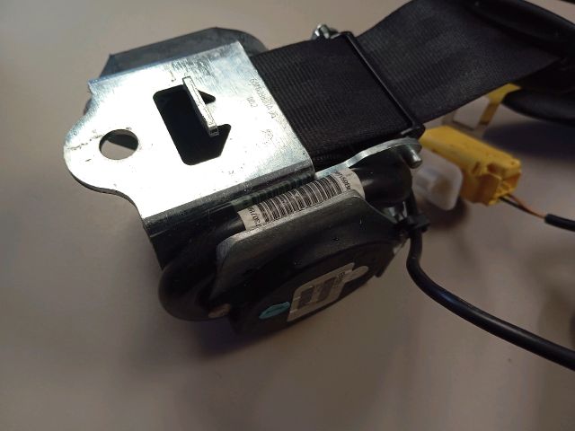 bontott VW GOLF V Hátsó Biztonsági Öv Szett