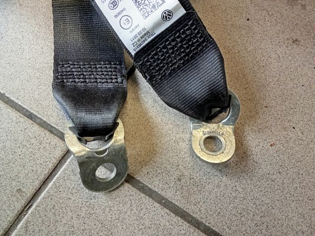 bontott VW GOLF V Hátsó Biztonsági Öv Szett