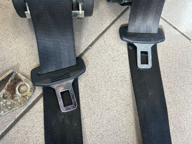 bontott VW GOLF V Hátsó Biztonsági Öv Szett