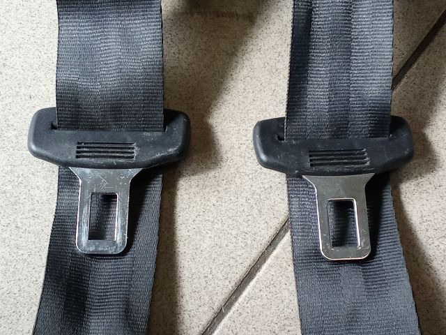 bontott VW GOLF V Hátsó Biztonsági Öv Szett