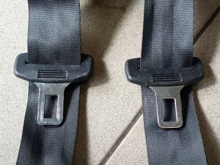 bontott VW GOLF V Hátsó Biztonsági Öv Szett