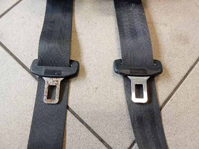 bontott VW GOLF V Hátsó Biztonsági Öv Szett