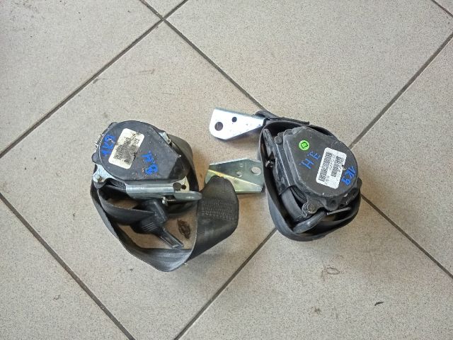 bontott VW GOLF V Hátsó Biztonsági Öv Szett