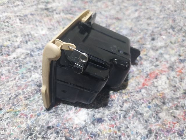 bontott VW GOLF V Hátsó Hamutartó