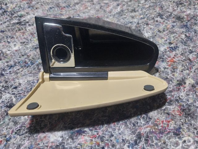 bontott VW GOLF V Hátsó Hamutartó