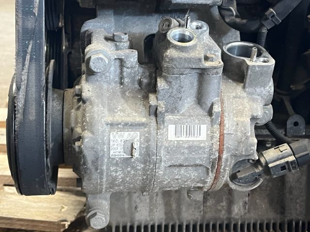 bontott VW GOLF V Hátsó középső Biztonsági Öv Csat