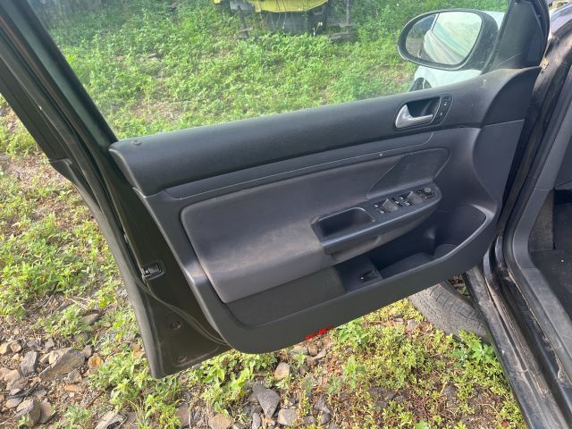 bontott VW GOLF V Hátsó középső Biztonsági Öv Csat