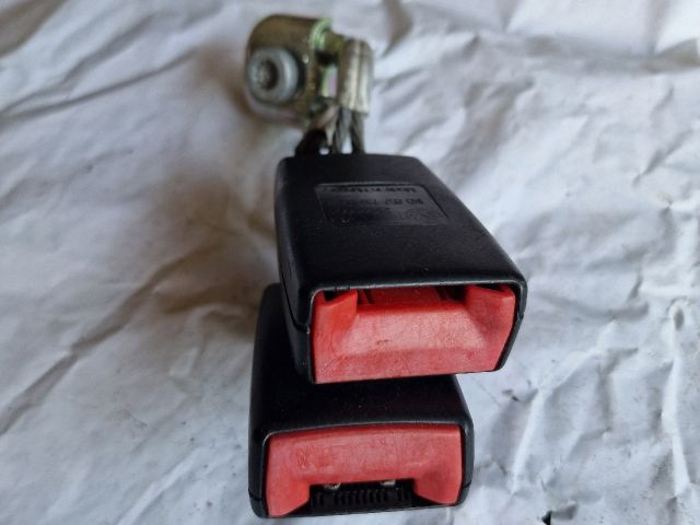 bontott VW GOLF V Hátsó középső Biztonsági Öv Csat