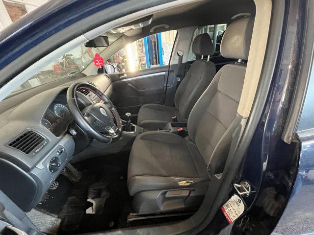 bontott VW GOLF V Hátsó középső Biztonsági Öv