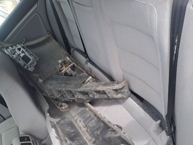 bontott VW GOLF V Hátsó középső Biztonsági Öv