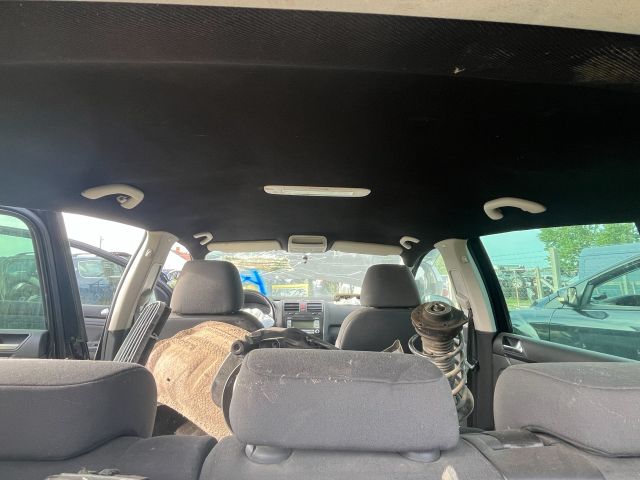 bontott VW GOLF V Hátsó középső Fejtámla