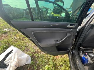 bontott VW GOLF V Hátsó középső Fejtámla