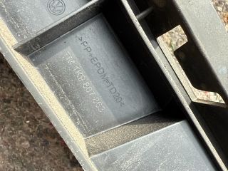 bontott VW GOLF V Hátsó középső Lökhárító Tartó (Műanyag)