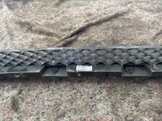 bontott VW GOLF V Hátsó középső Lökhárító Tartó (Műanyag)