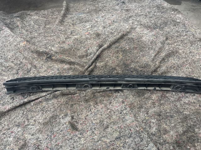 bontott VW GOLF V Hátsó középső Lökhárító Tartó (Műanyag)