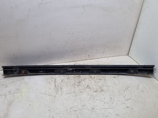 bontott VW GOLF V Hátsó középső Lökhárító Tartó (Műanyag)